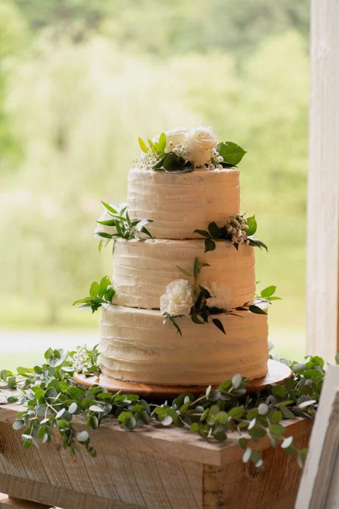 The wedding cake made by Aunt Mary.