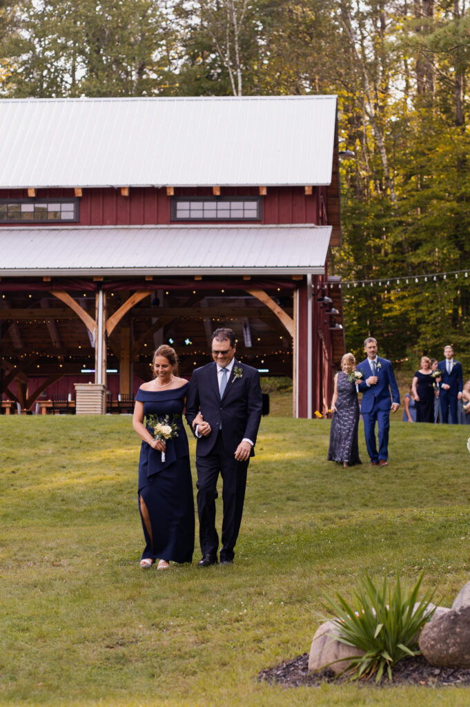 The wedding processional making their way toward the aisle.